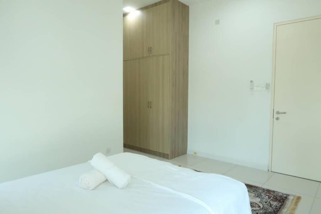 Promo Private Luxurious Nilai Vacation Home Bagian luar foto