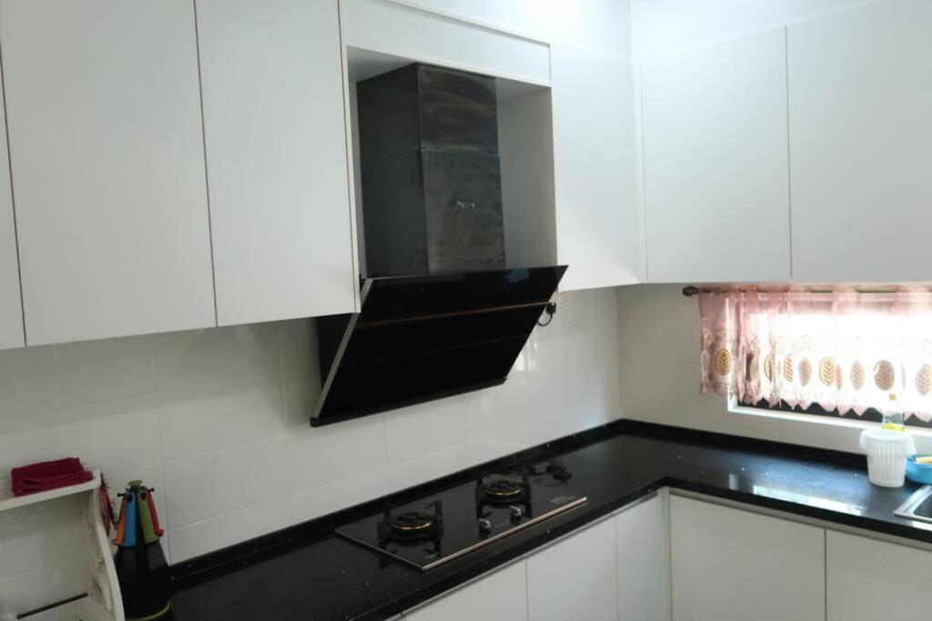 Promo Private Luxurious Nilai Vacation Home Bagian luar foto
