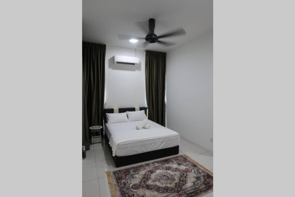 Promo Private Luxurious Nilai Vacation Home Bagian luar foto